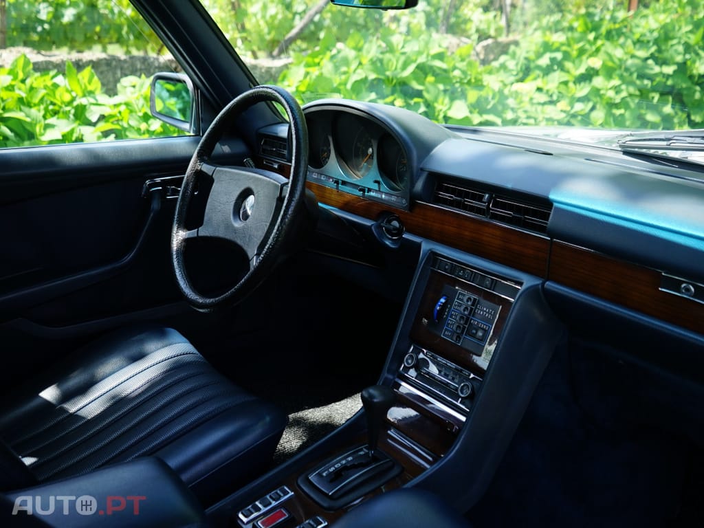Mercedes-Benz 300 SD