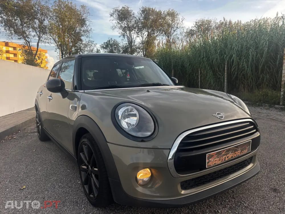 MINI Cooper Cooper Premium Yours Auto