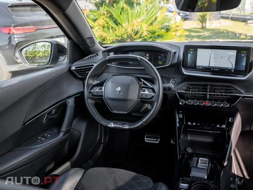 Peugeot E-2008 50 kWh GT