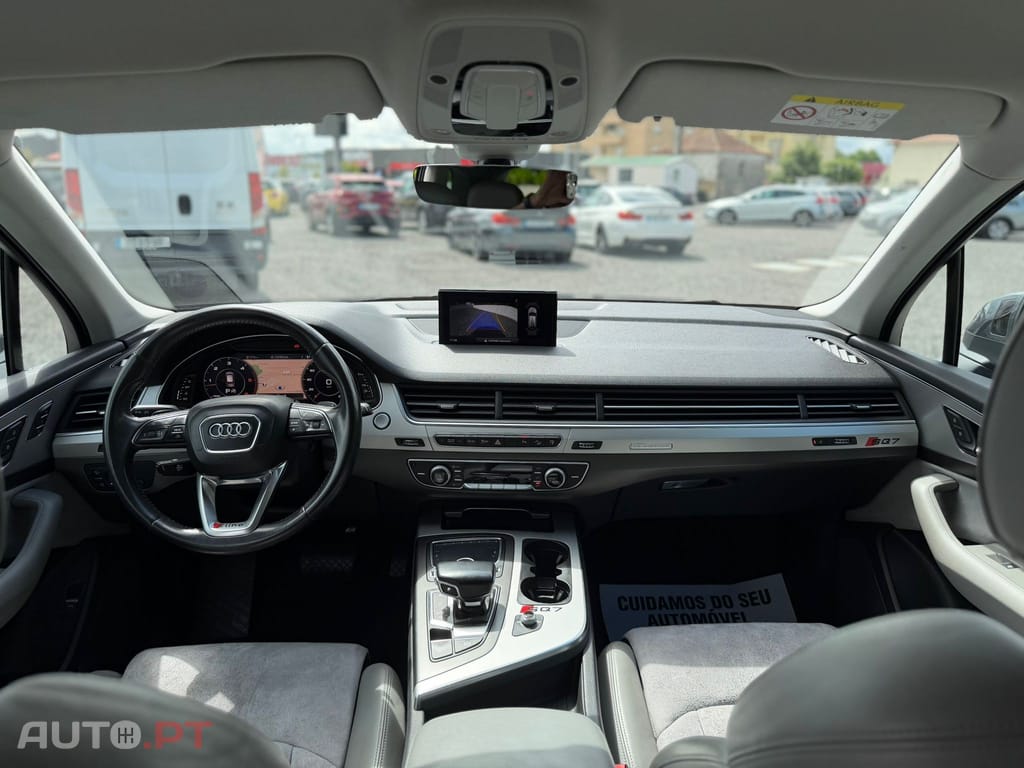 Audi Q7 3.0 TDI quattro tiptronic 7L
