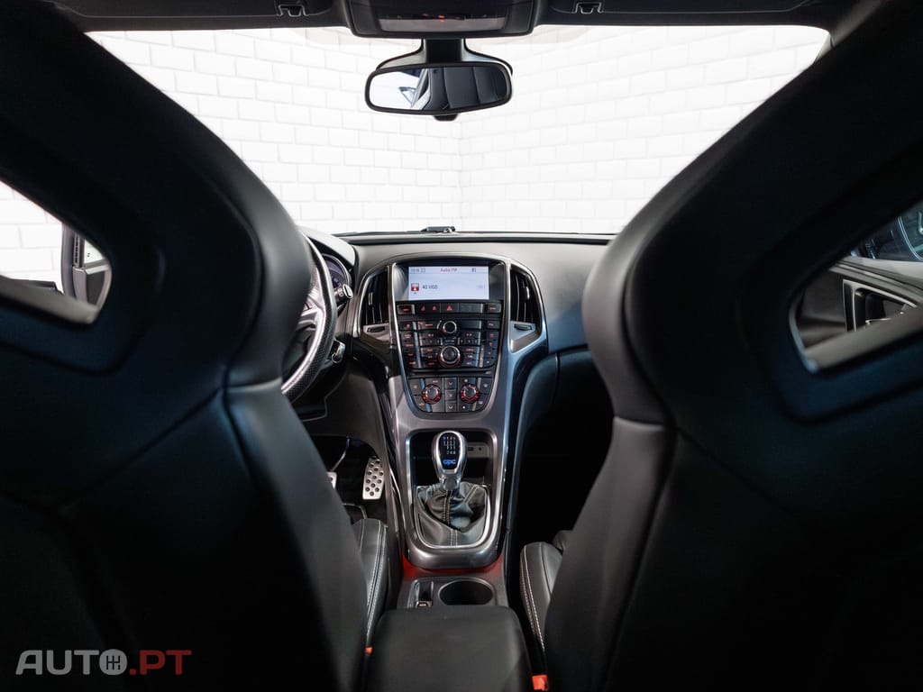 Opel Astra GTC OPC 2.0 T