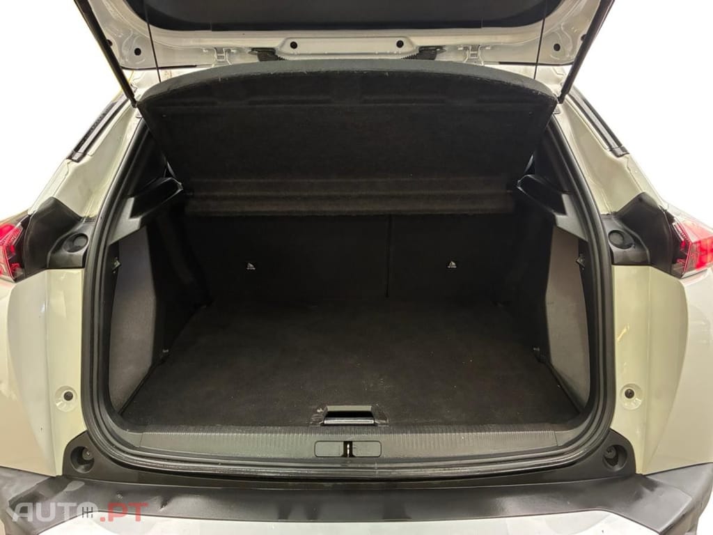Peugeot 2008 1.5 BlueHDi Allure Pack