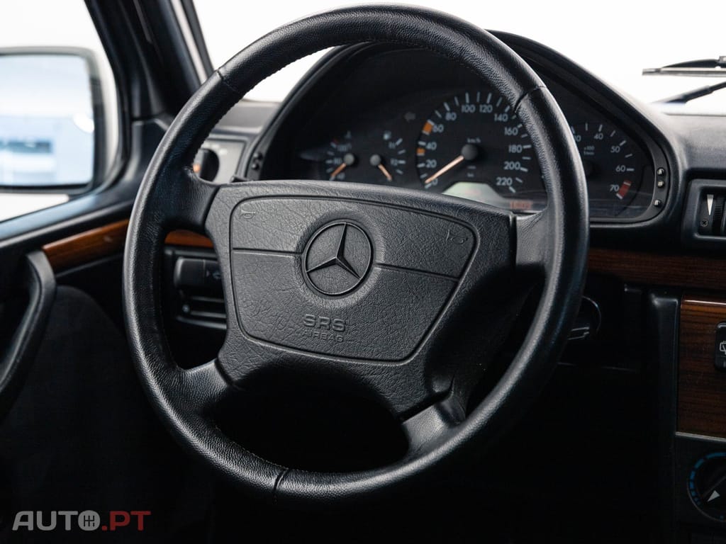 Mercedes-Benz G 320 Auto