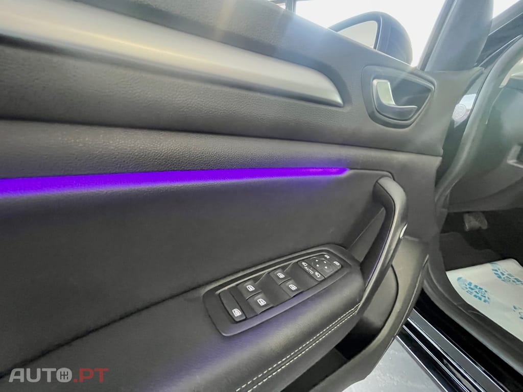 Renault Mégane Sport Tourer E-TECH Plug-in 160 INTENS