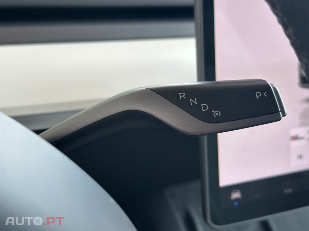 Tesla Model Y Standard RWD