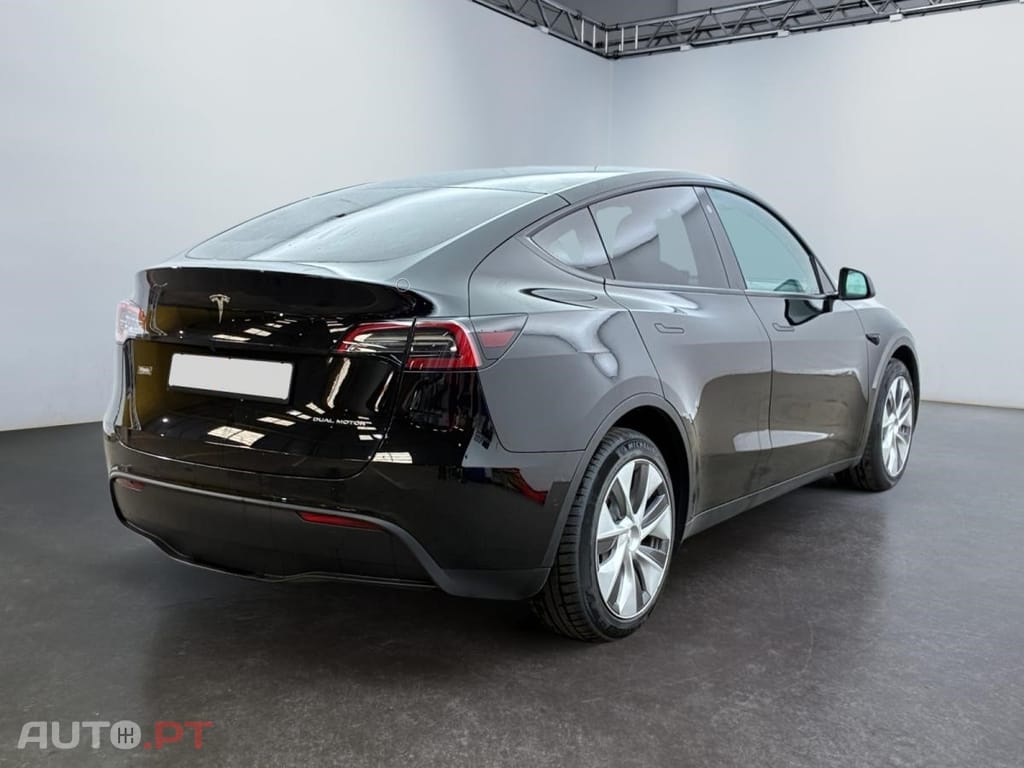 Tesla Model Y Long Range Dual Motor AWD