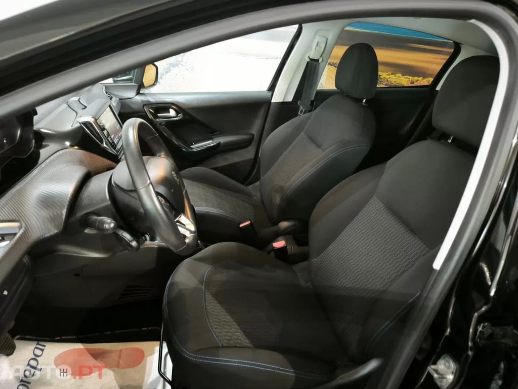 Peugeot 208 PureTech 82 Start & Stop Style