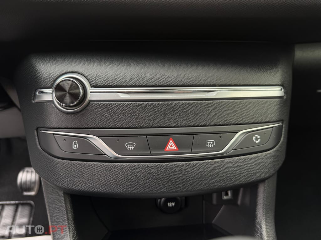 Peugeot 308 1.5 BlueHDi Style J17