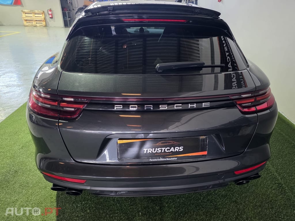 Porsche Panamera 4 E-Hybrid Executive