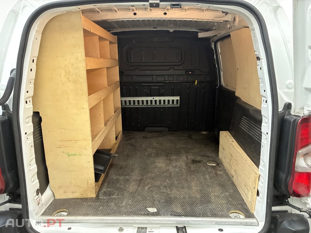 Peugeot Partner 1.5 BlueHDi Asphalt Standard
