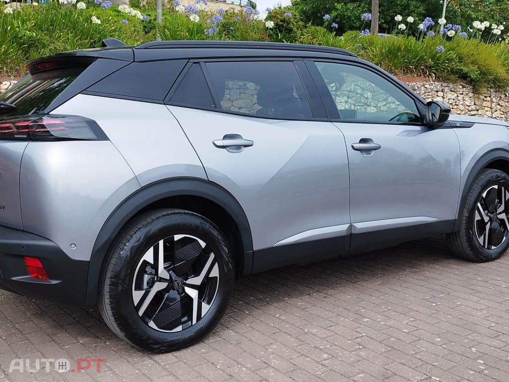 Peugeot E-2008 54 kWh GT