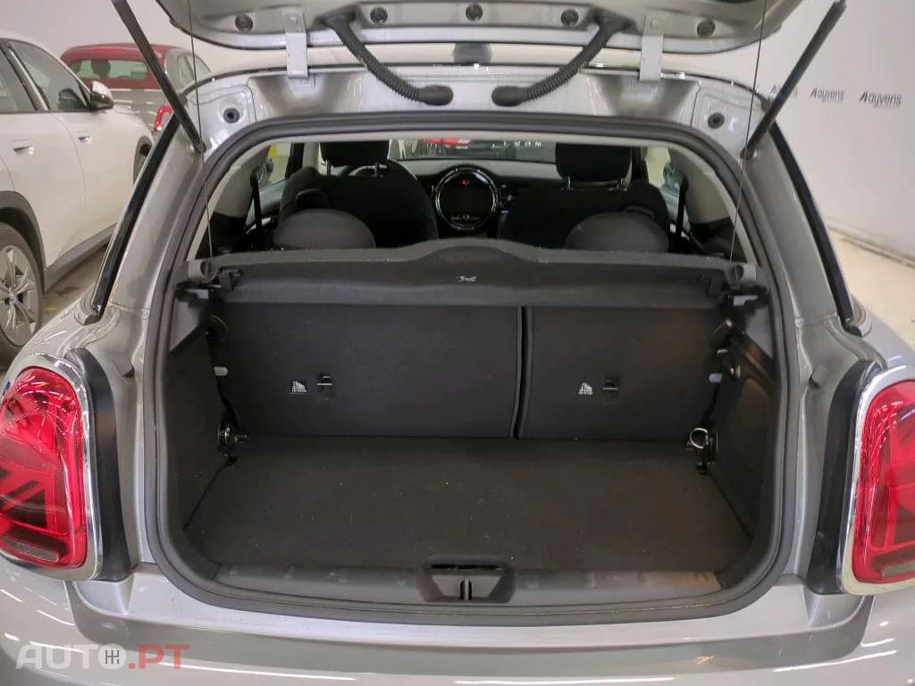 MINI Cooper Cooper SE Premium Essential