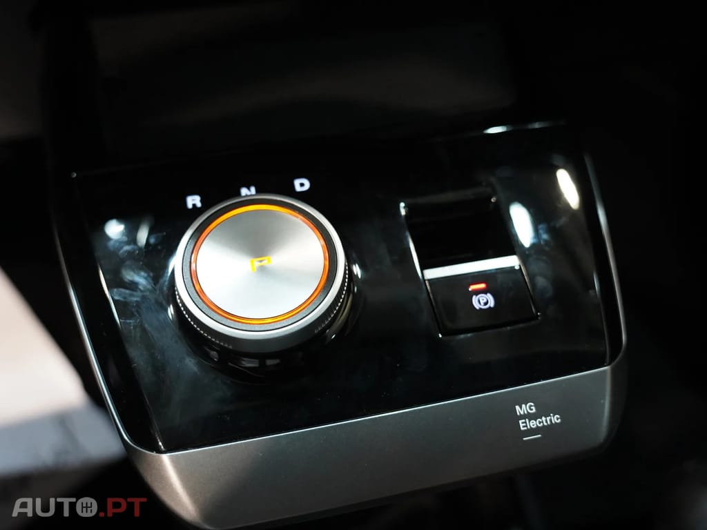 MG MG4 64 kWh Luxury