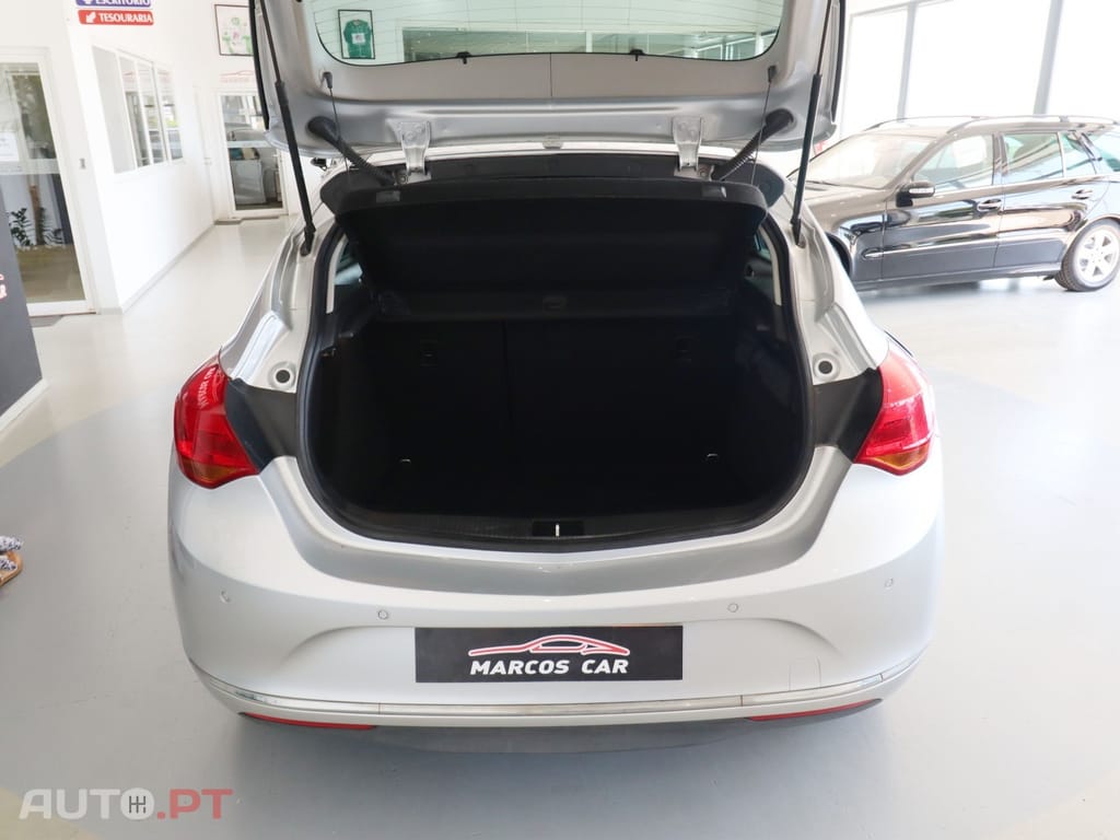 Opel Astra 1.6 CDTi Cosmo S/S J18