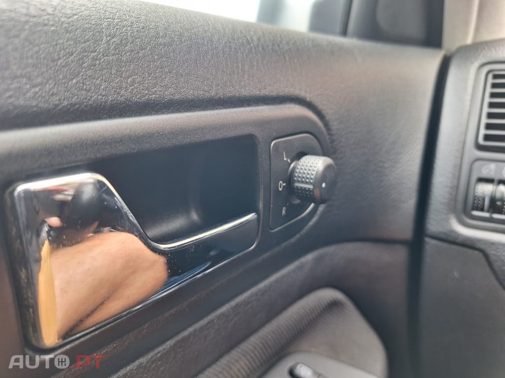 Volkswagen Golf 1.4i Confortline JE+AC