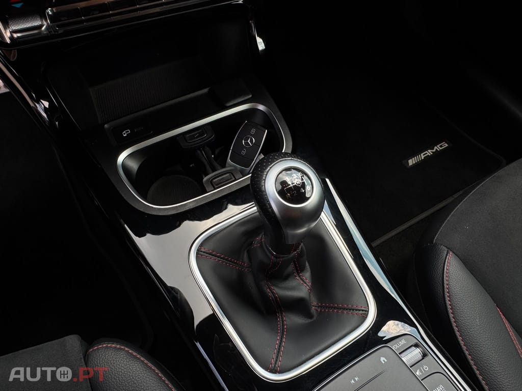 Mercedes-Benz A 180 AMG LINE ECRA FULL LED