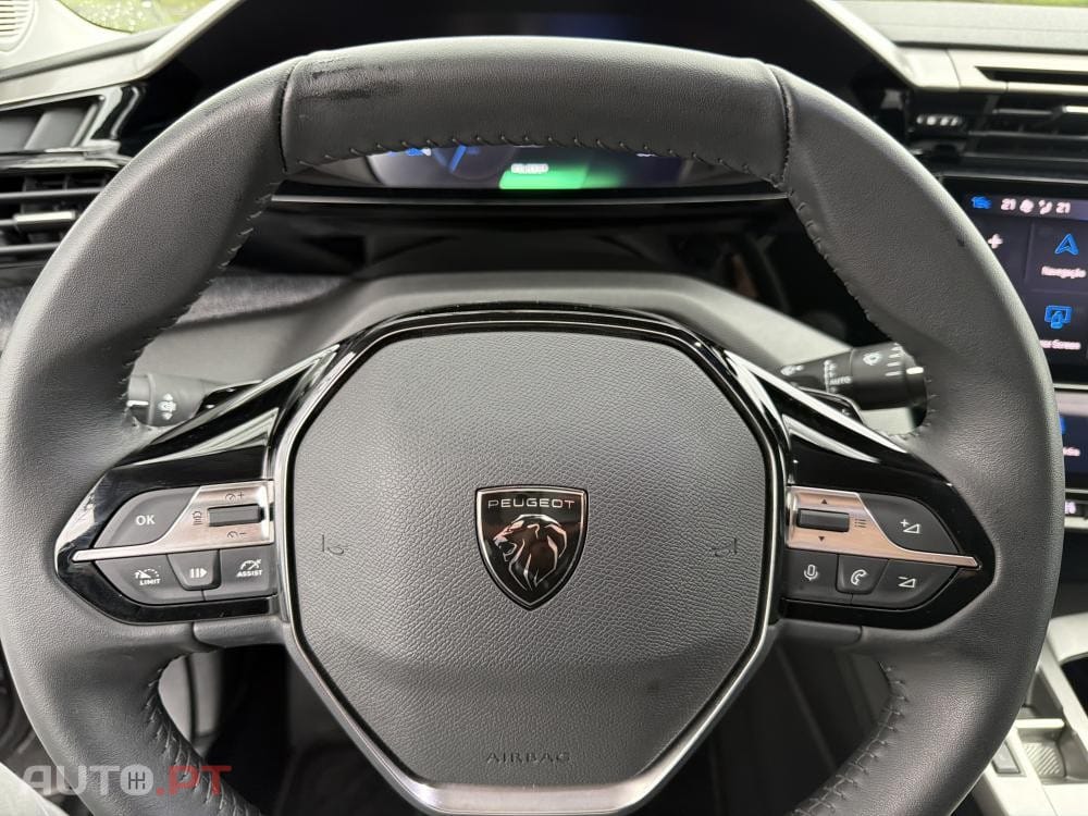 Peugeot 408 1.6 Hybrid Allure Pack e-EAT8