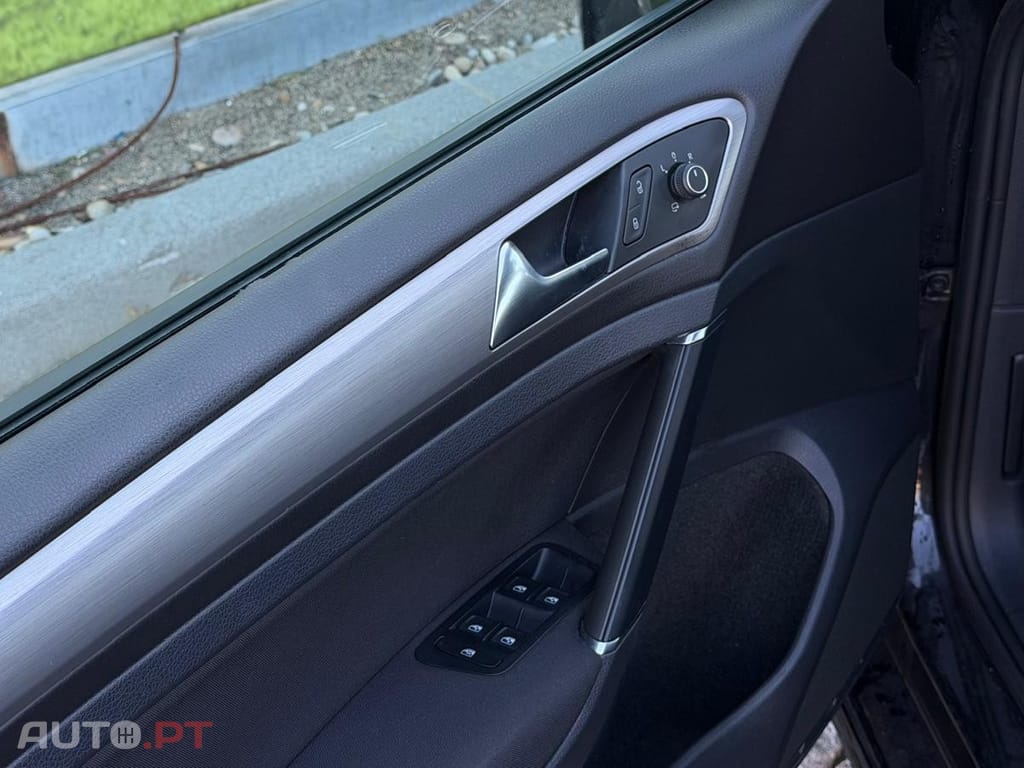 Volkswagen Golf 1.6 TDI Confortline DSG