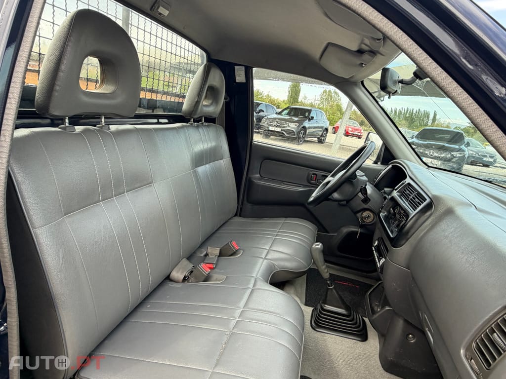 Mitsubishi L200 2.5TD Cab. Simples 3LUG Nacional
