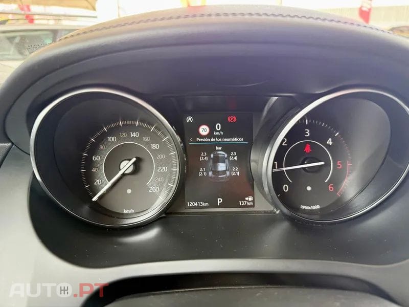 Jaguar E-Pace 2.0 i4D R-Dynamic S AWD Aut.