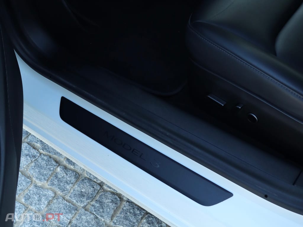 Tesla Model 3 Long-Range Dual Motor AWD