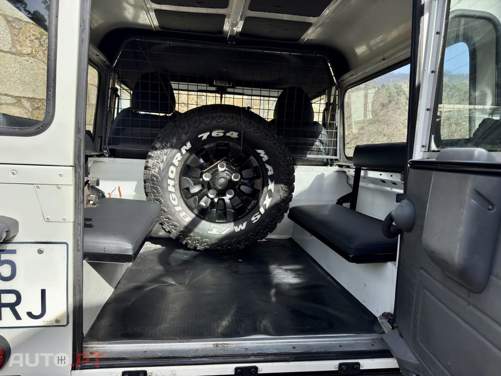 Land Rover Defender 90 2.5 TD5 Metal Top