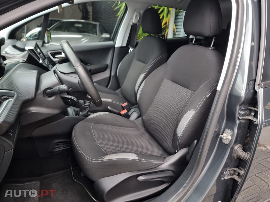 Peugeot 208 1.2 PureTech Style