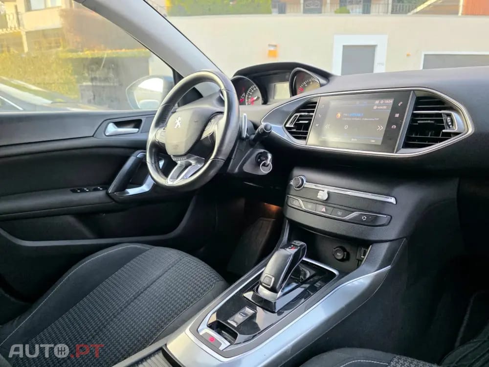 Peugeot 308 1.5 BlueHDi Style EAT8