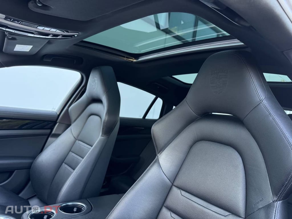 Porsche Panamera 4 E-Hybrid