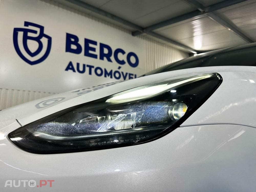 Tesla Model Y Long Range Dual Motor AWD