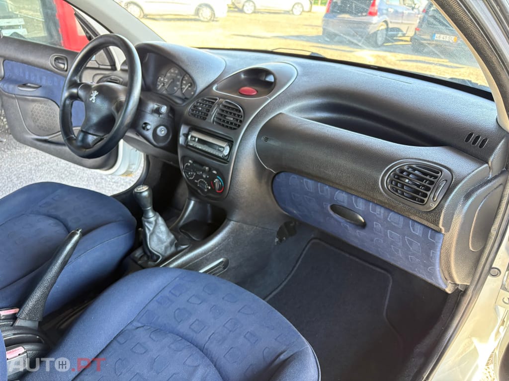 Peugeot 206 1.1 Color Line
