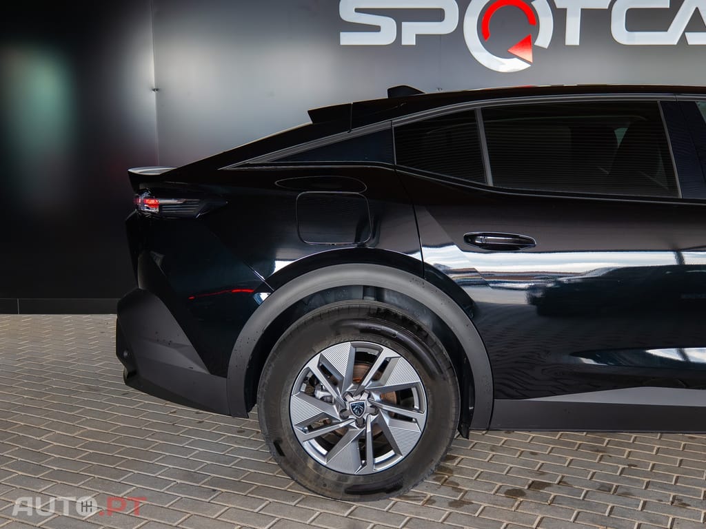 Peugeot 408 1.2 PureTech Allure EAT8