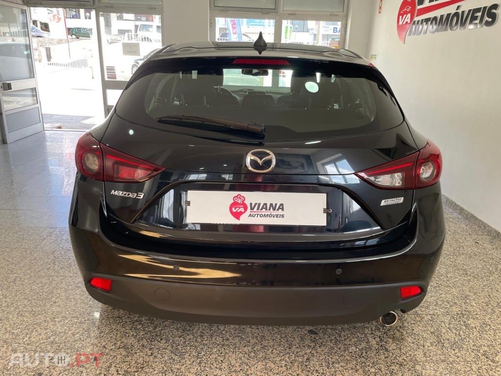 Mazda 3 1.5 Sky-D Evolve HS Navi