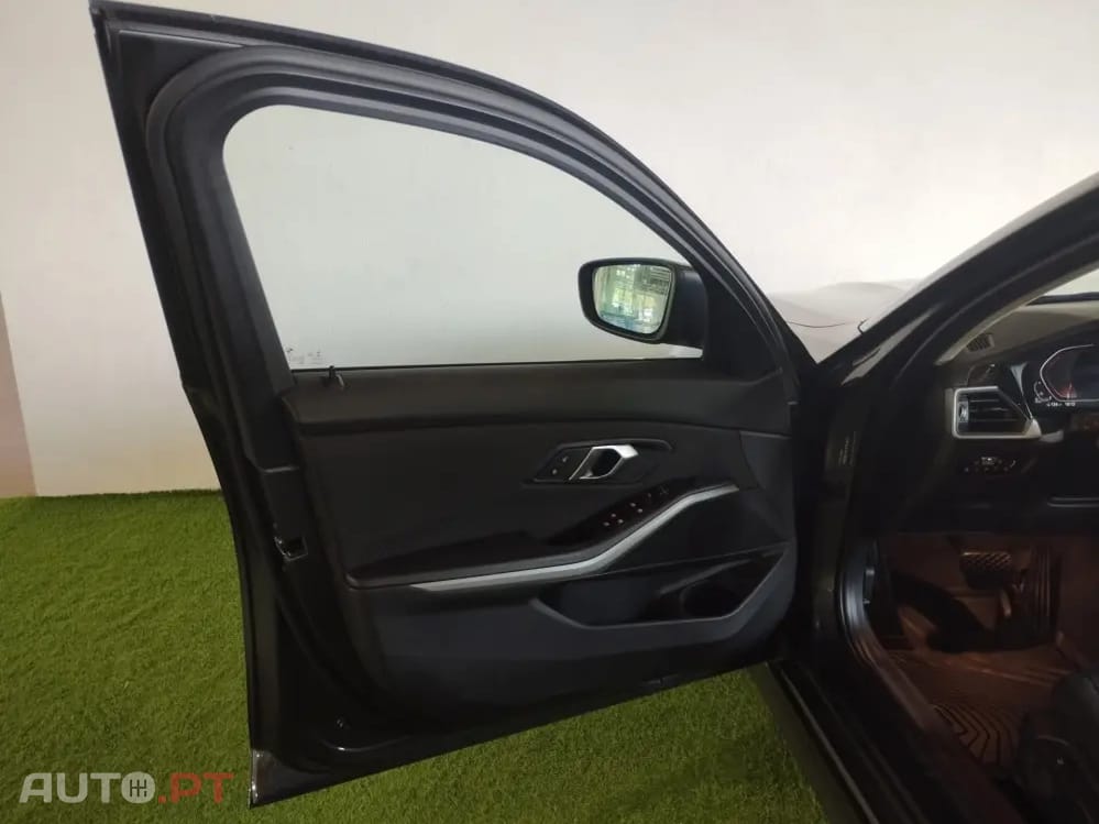 BMW 320 d Pack M Auto — fotografia 24