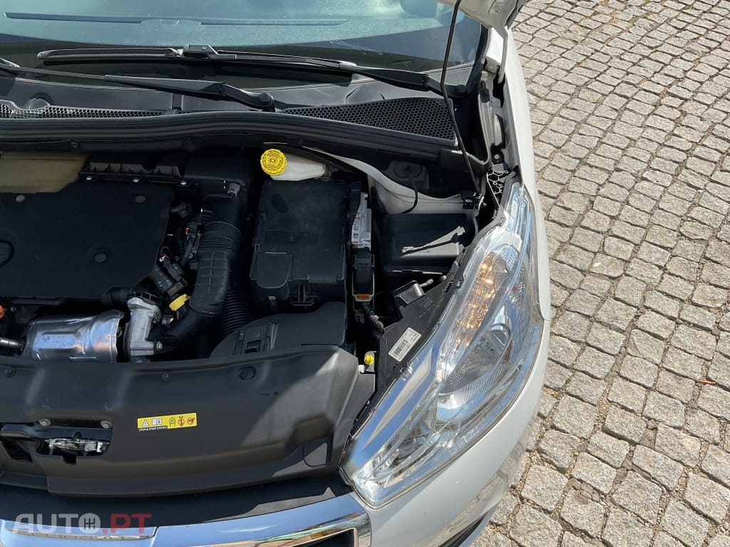 Peugeot 208 1.5 BlueHDi Active