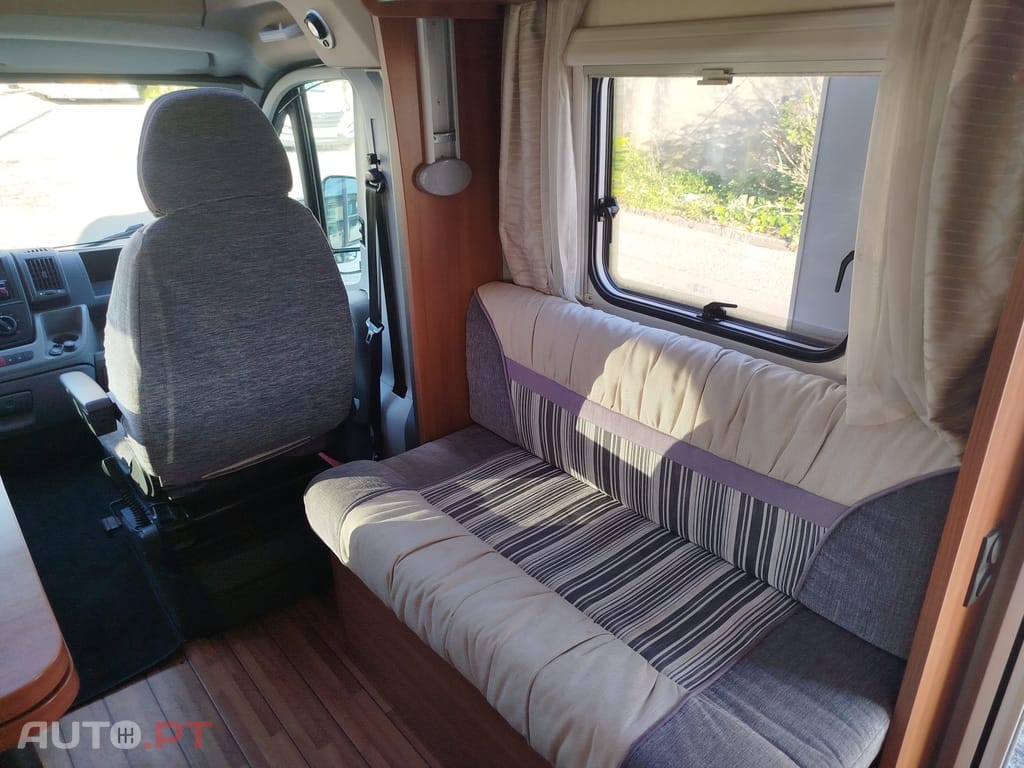 Knaus Südwind Sky wave.  Cama basculante E SUÍTE