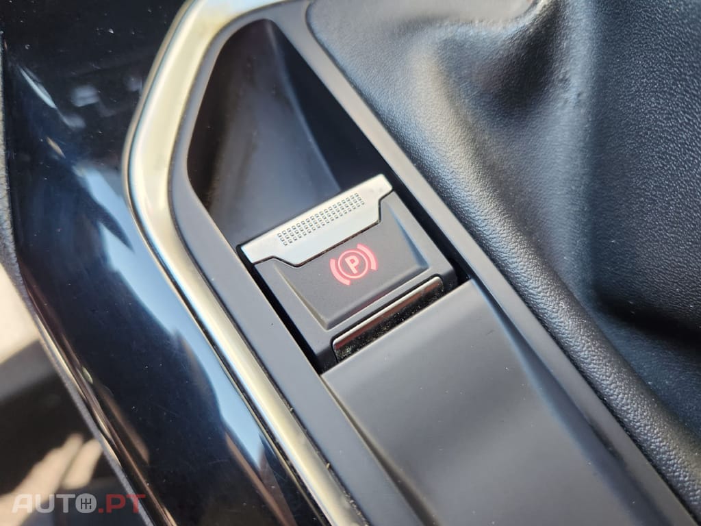 Peugeot 3008 1.5 BlueHDi Active