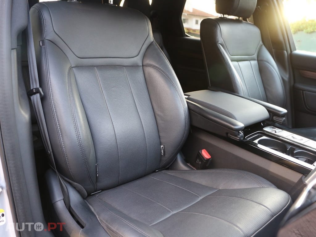 Land Rover Discovery 2.0 SD4 HSE Luxury Auto