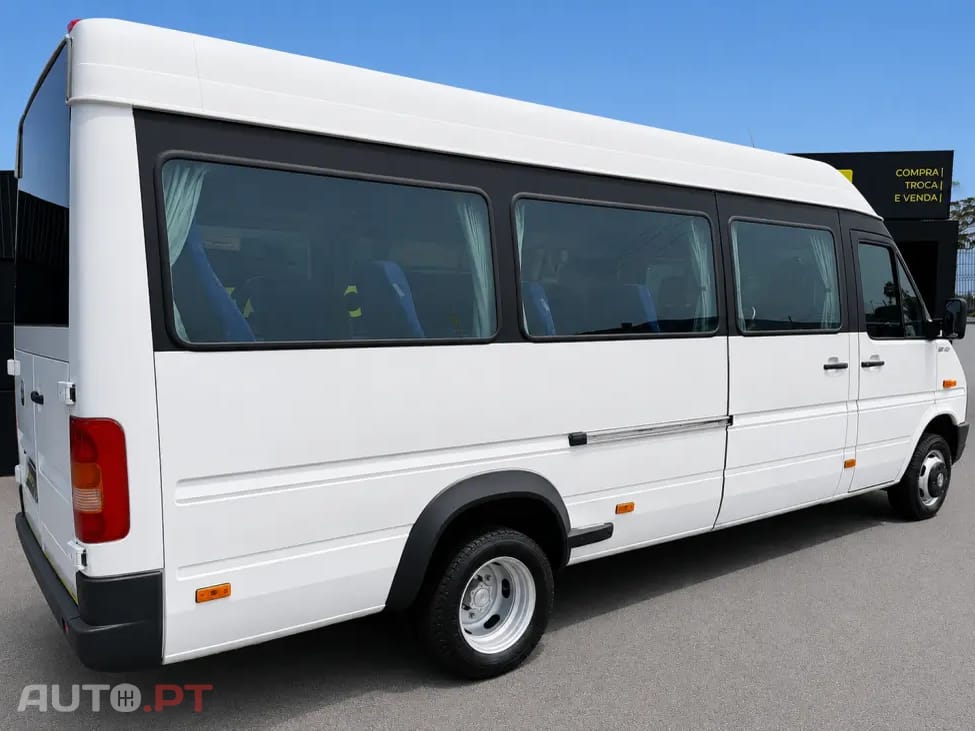 Volkswagen Crafter mini bus