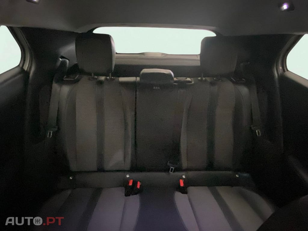 Peugeot E-2008 50 kWh Allure Pack