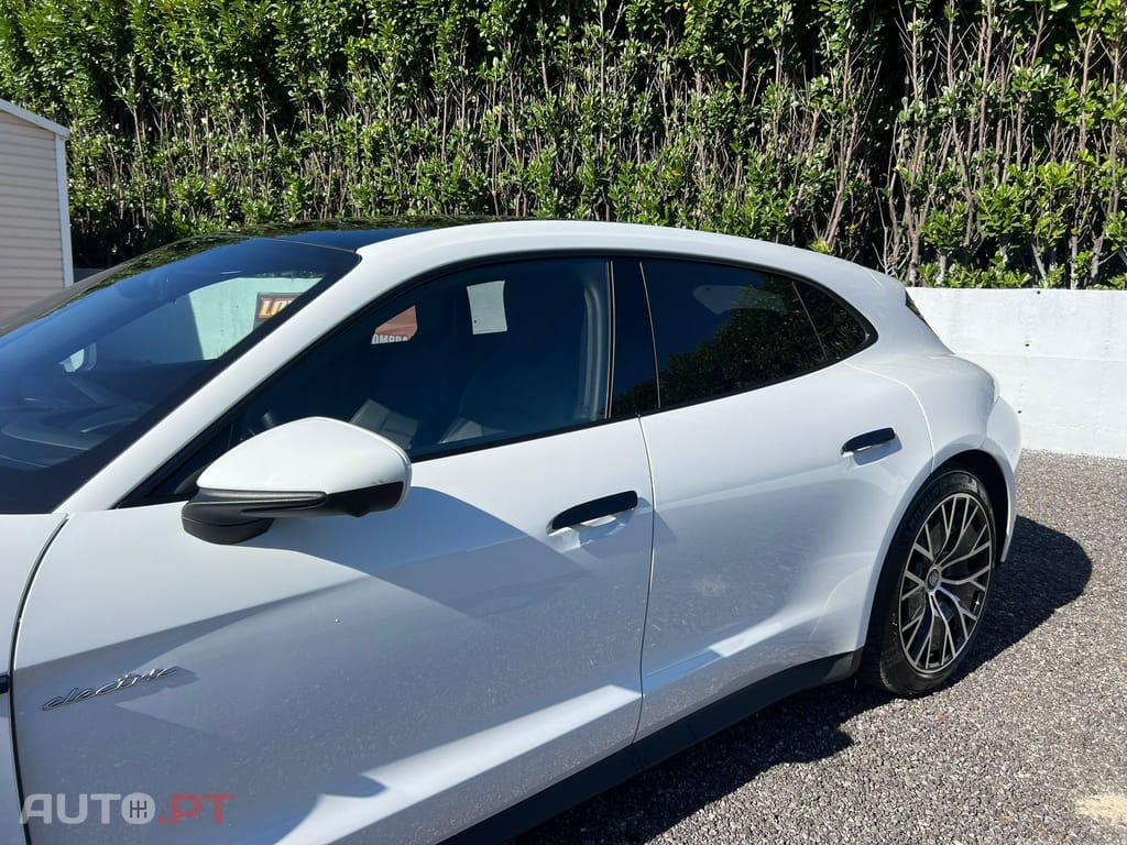 Porsche Taycan 4S