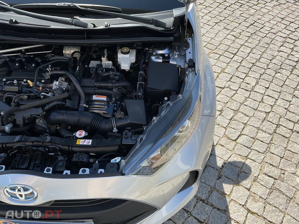 Toyota Yaris TOYOTA YARIS VVT-I HYBRID