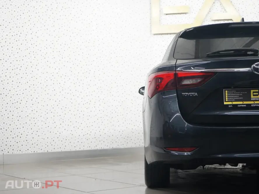 Toyota Avensis Touring Sports 2.0 D-4D Exclusive