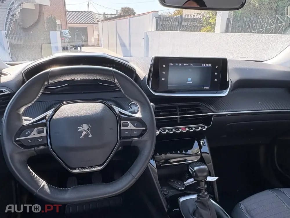Peugeot 2008 1.2 PureTech Allure