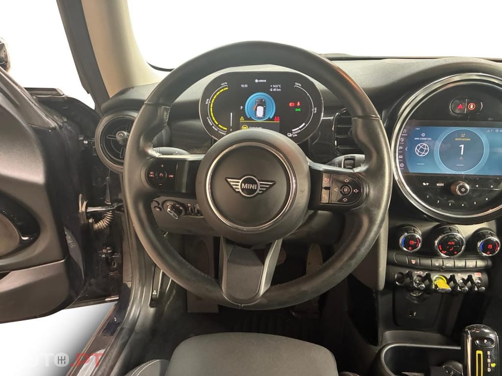 MINI Electric Cooper SE Essential