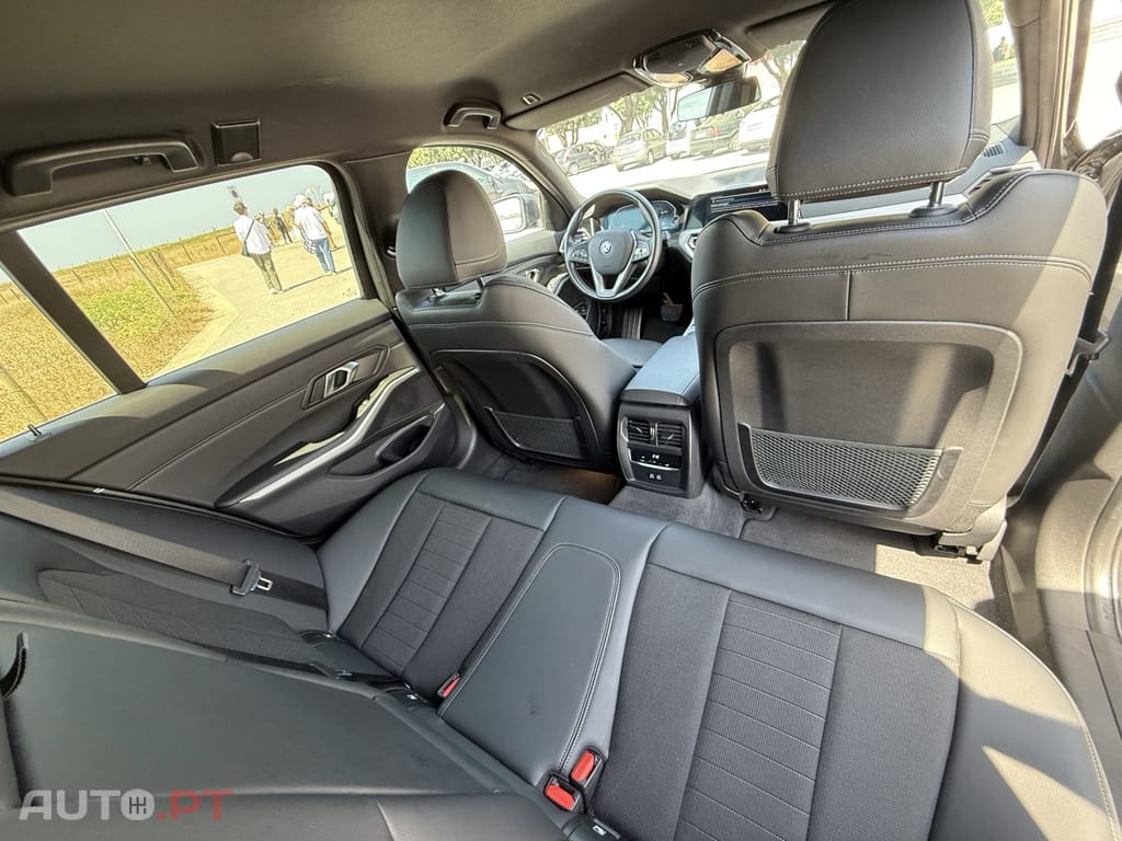 BMW 320 e Touring Line Sport Auto