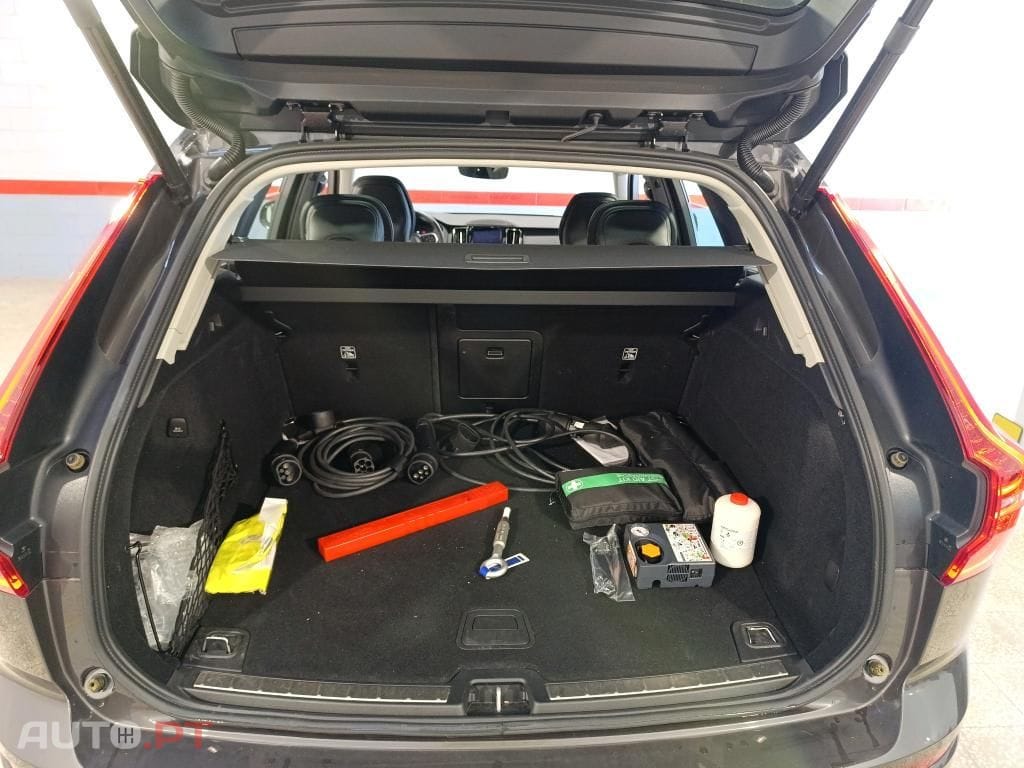 Volvo XC60 2.0 T6 PHEV Core AWD