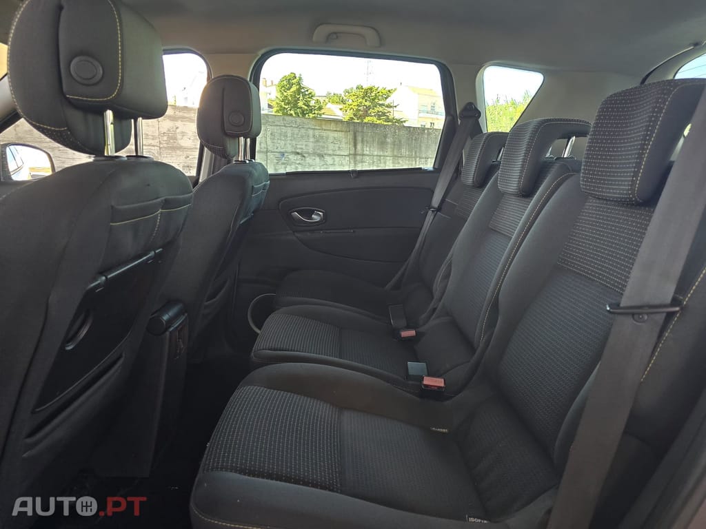 Renault Mégane Scenic 1,5 DCI Dynamique 110Cvs 5 lugares