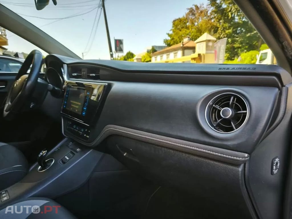 Toyota Auris 1.8 HSD Comfort+J17