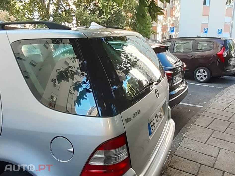 Mercedes-Benz ML 270 Todo terreno/ Pick-up